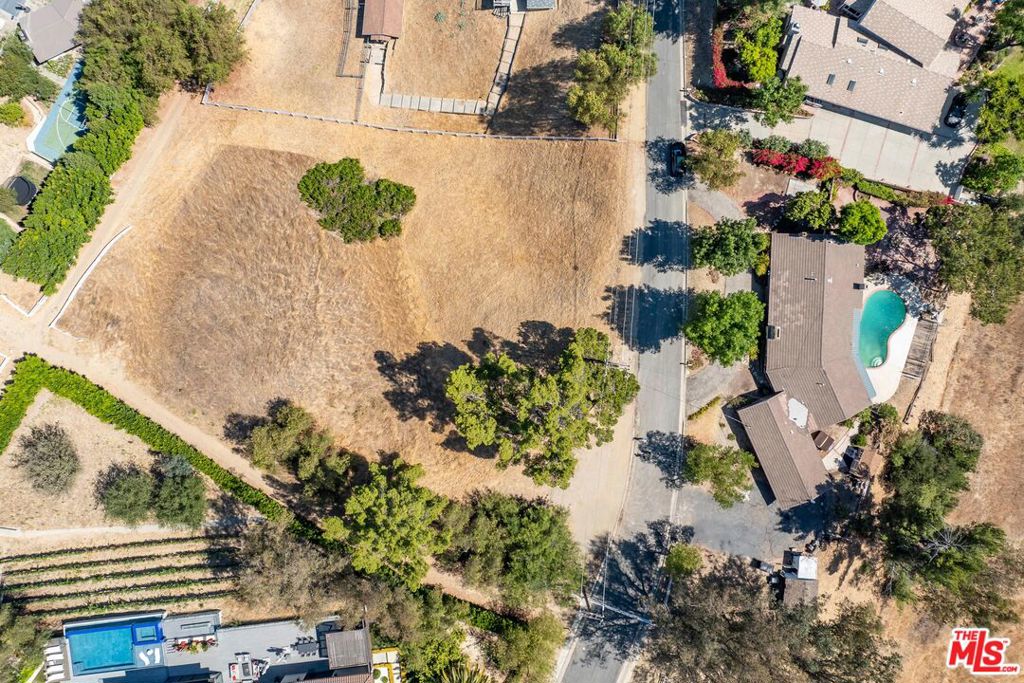 24962 Eldorado Meadow Road Property Photo 10