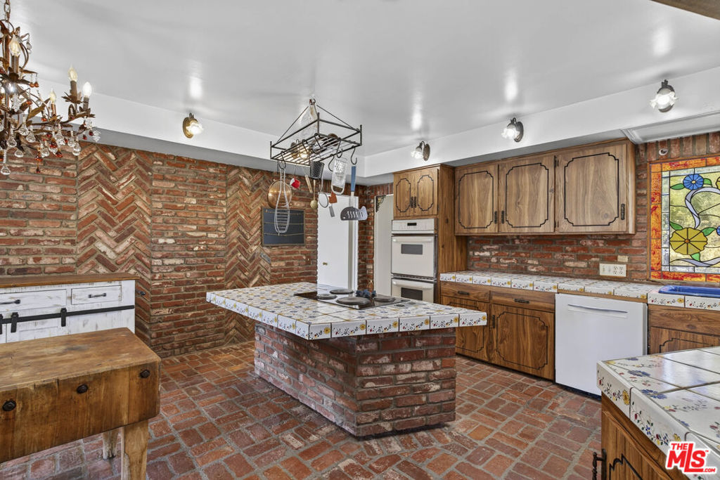 24962 Eldorado Meadow Road Property Photo 19