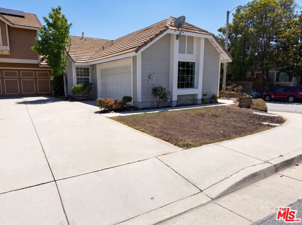 12305 Daisy Court Property Photo 1