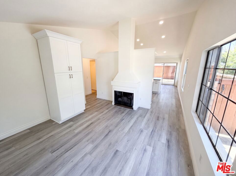 12305 Daisy Court Property Photo 3