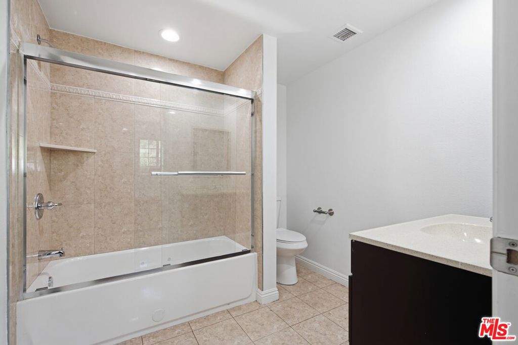 22842 Hatteras Street Property Photo 44