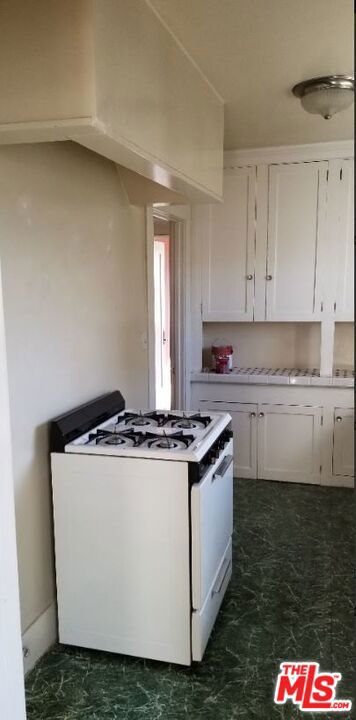 1320 N Harvard Boulevard 1320 Property Photo 3