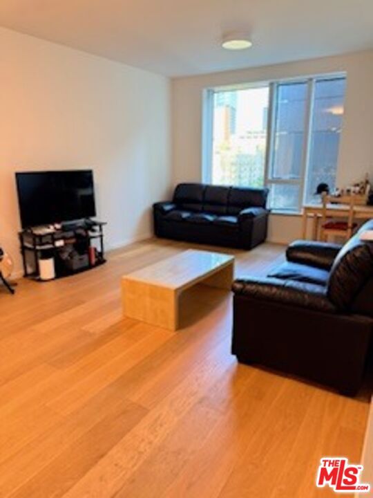 889 Francisco Street 710 Property Photo 12