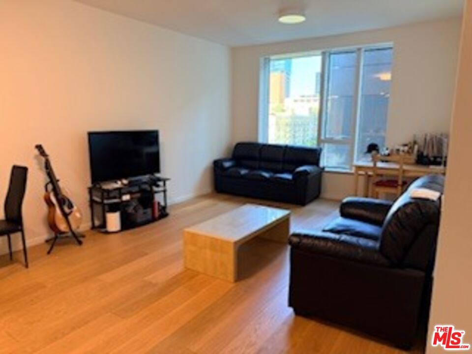 889 Francisco Street 710 Property Photo 15