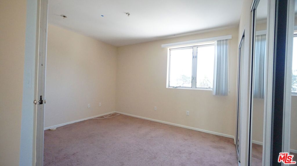 922 W 23rd Street 206 Property Photo 11