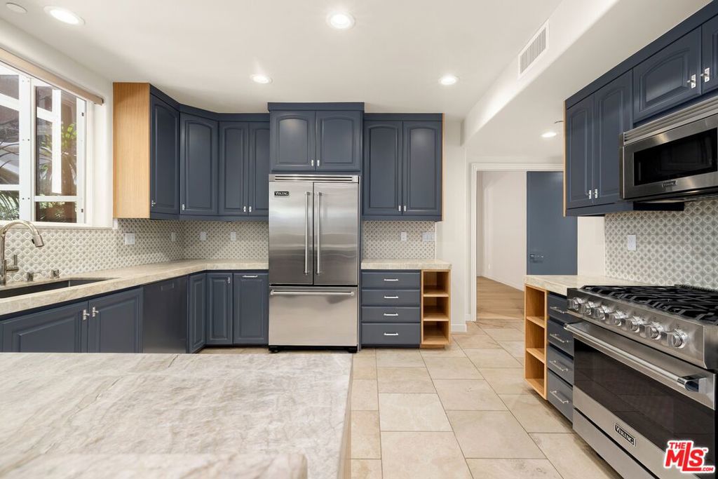 16123 W Sunset Boulevard 105 Property Photo 2