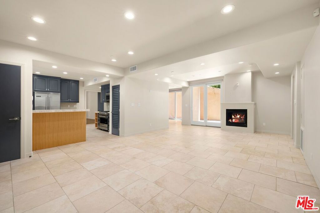 16123 W Sunset Boulevard 105 Property Photo 3