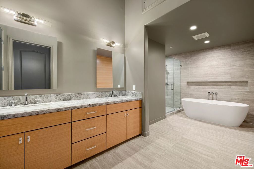 16123 W Sunset Boulevard 105 Property Photo 6
