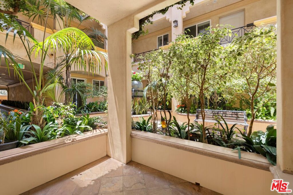 16123 W Sunset Boulevard 105 Property Photo 14