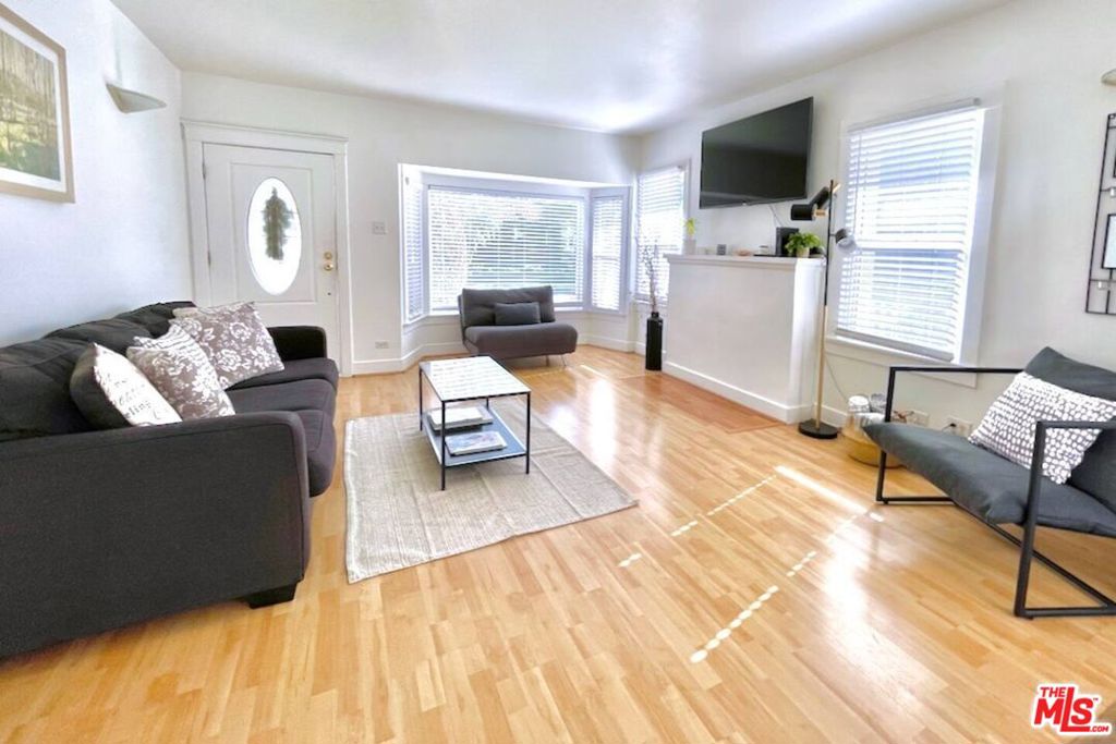 8655 Clifton Way Property Photo 4