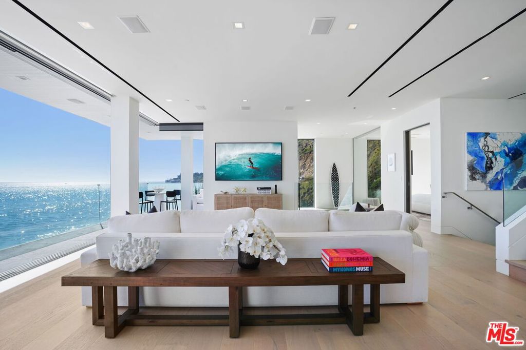 26122 Pacific Coast Highway Property Photo 4