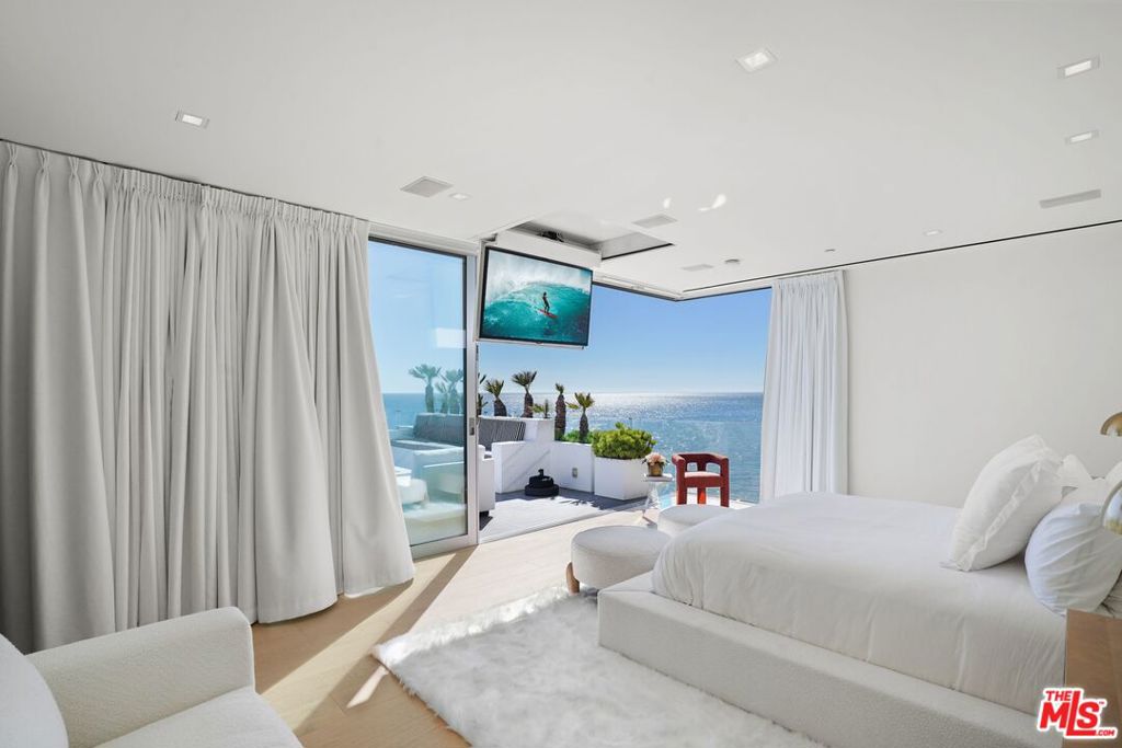 26122 Pacific Coast Highway Property Photo 11