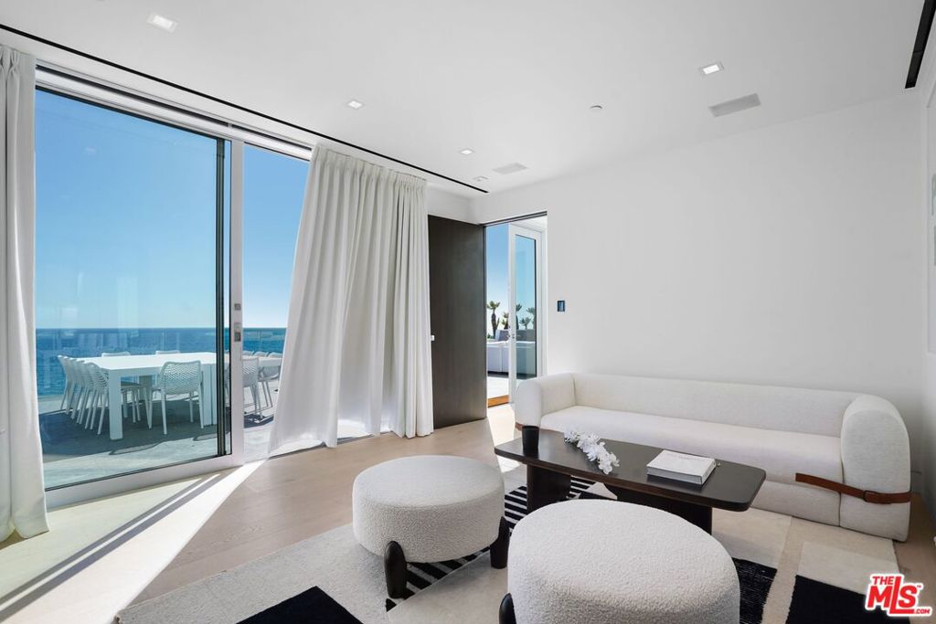 26122 Pacific Coast Highway Property Photo 15
