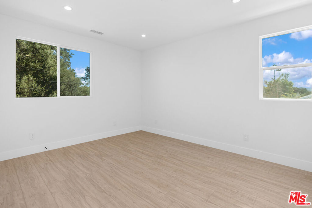 15224 W Holyland Dr Property Photo 9