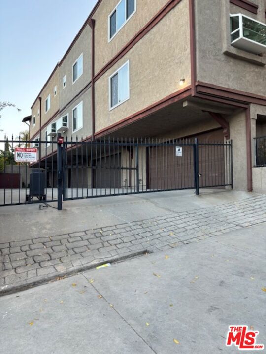 720 Waterloo Street 4 Property Photo 5