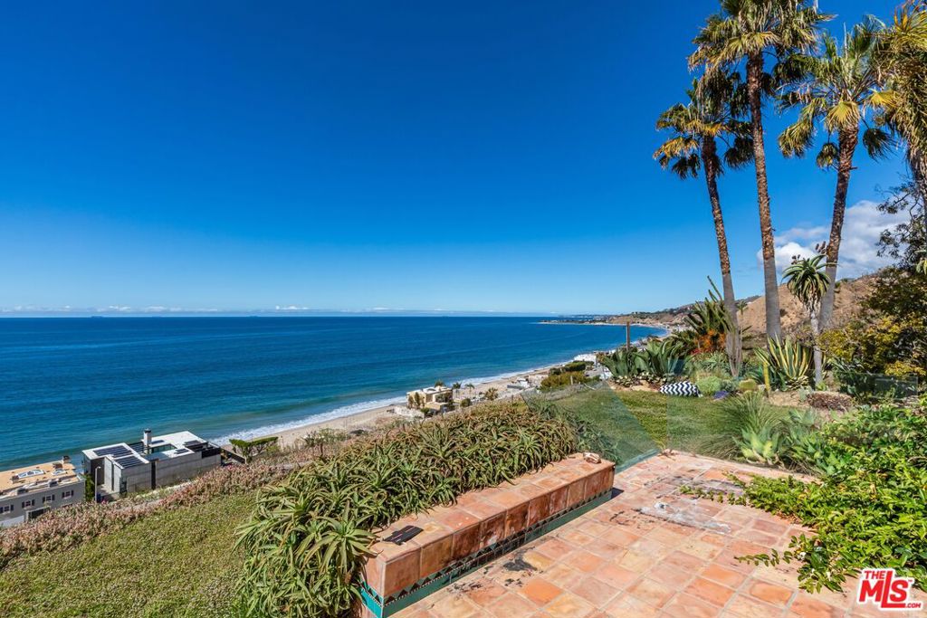 21967 Pacific Coast Highway Property Photo 1