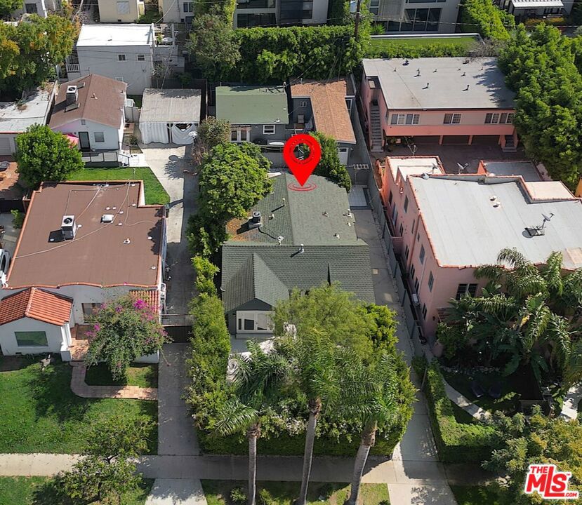 936 N Harper Avenue Property Photo 3