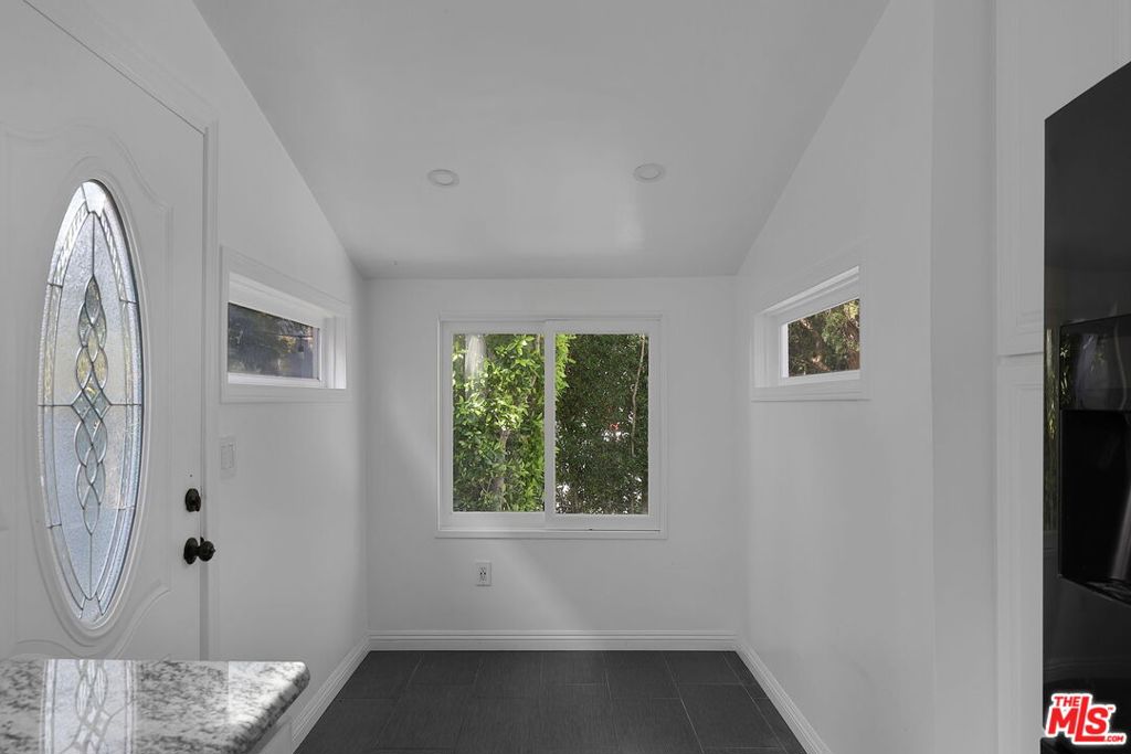 936 N Harper Avenue Property Photo 9