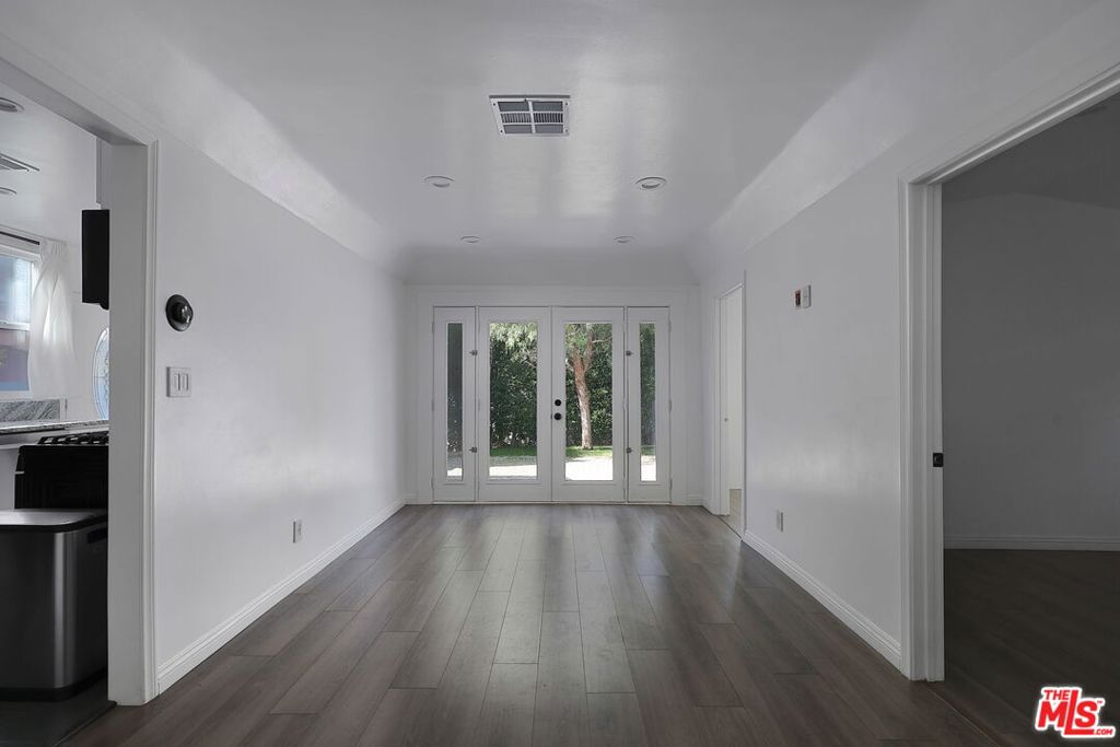 936 N Harper Avenue Property Photo 11