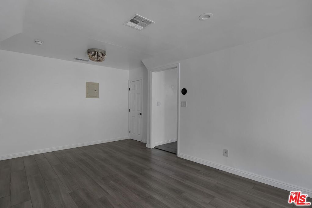 936 N Harper Avenue Property Photo 13