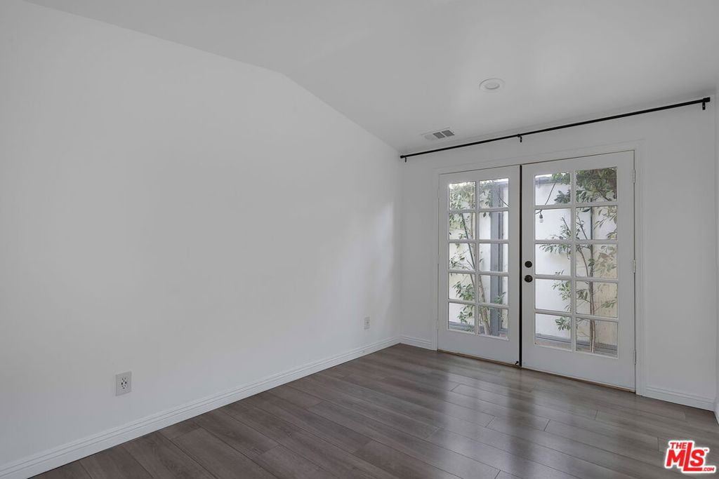 936 N Harper Avenue Property Photo 17