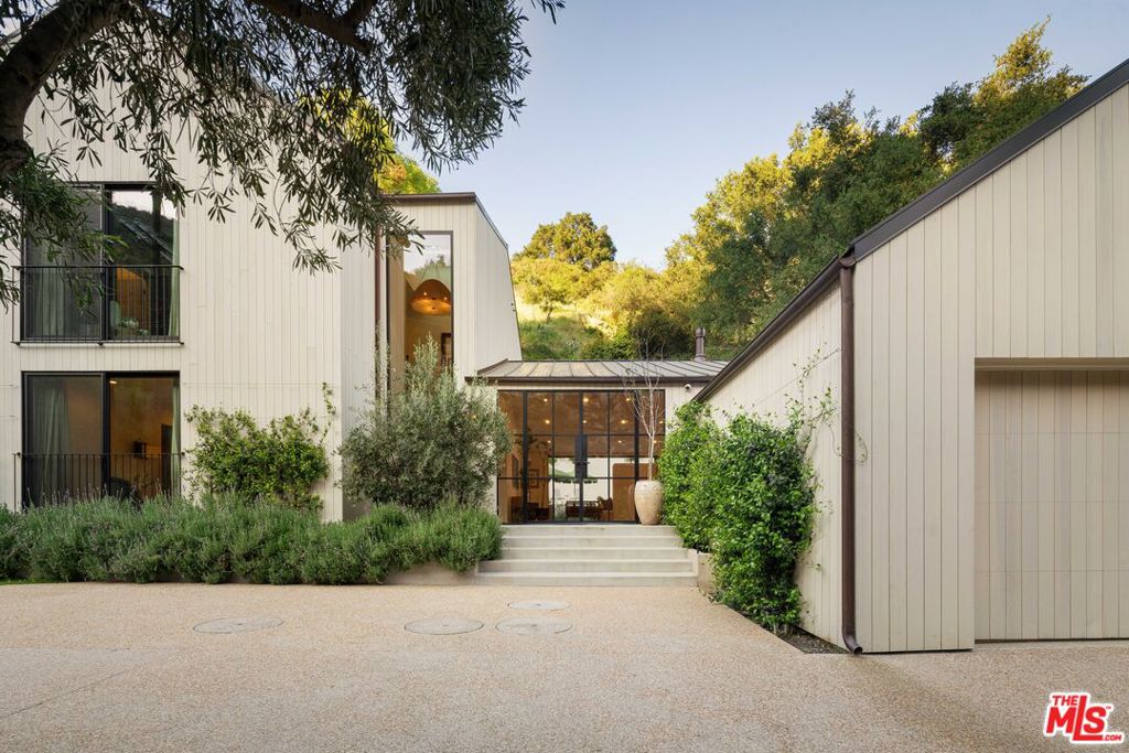 3640 Mandeville Canyon Road Property Photo 2