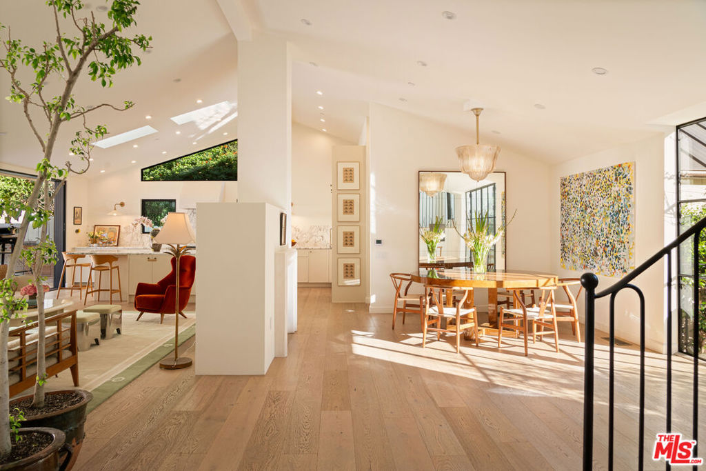 3640 Mandeville Canyon Road Property Photo 4
