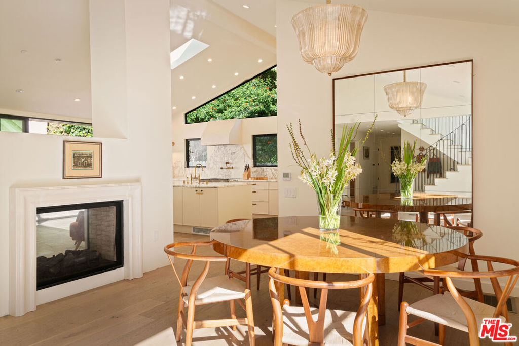 3640 Mandeville Canyon Road Property Photo 5