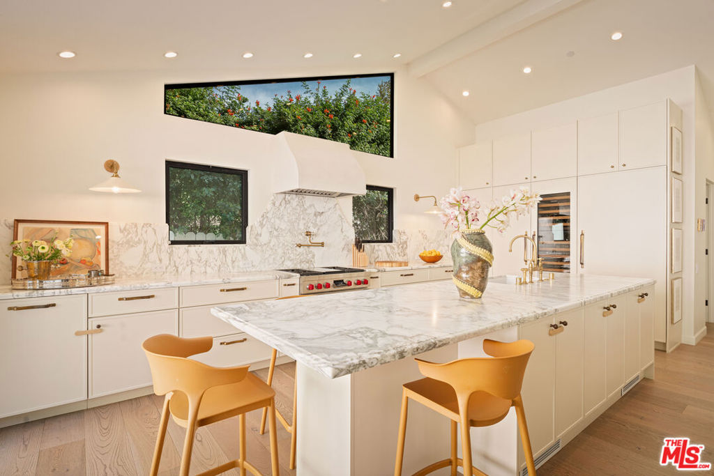 3640 Mandeville Canyon Road Property Photo 8