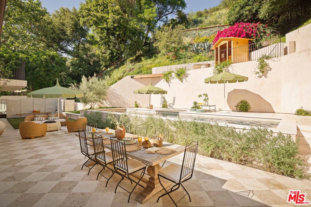 3640 Mandeville Canyon Road Property Photo 12