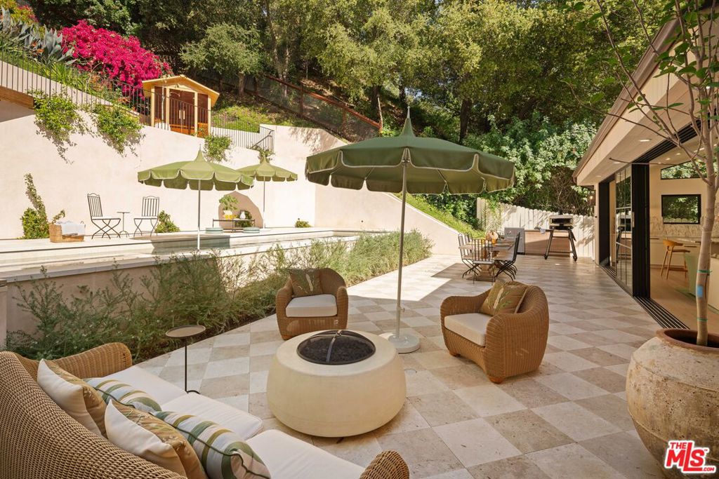 3640 Mandeville Canyon Road Property Photo 13