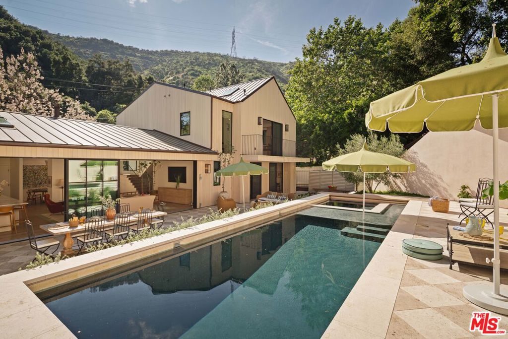 3640 Mandeville Canyon Road Property Photo 15