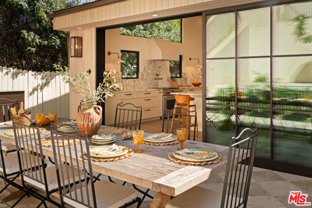 3640 Mandeville Canyon Road Property Photo 16