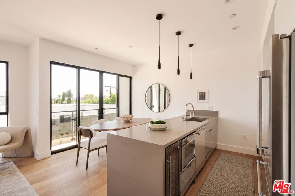 1245 N Formosa Avenue B Property Photo 8