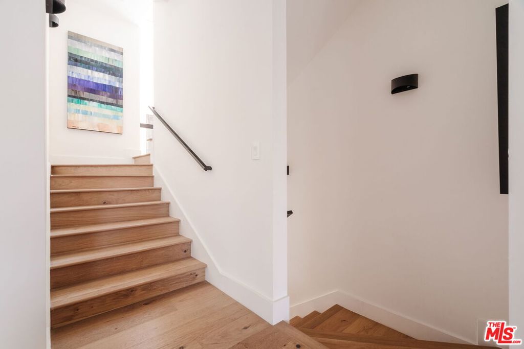 1245 N Formosa Avenue B Property Photo 32