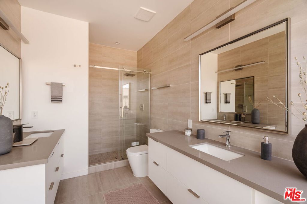 1245 N Formosa Avenue B Property Photo 40
