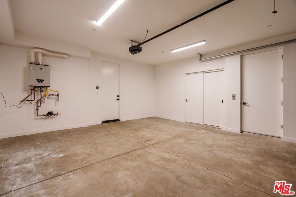 1245 N Formosa Avenue B Property Photo 52