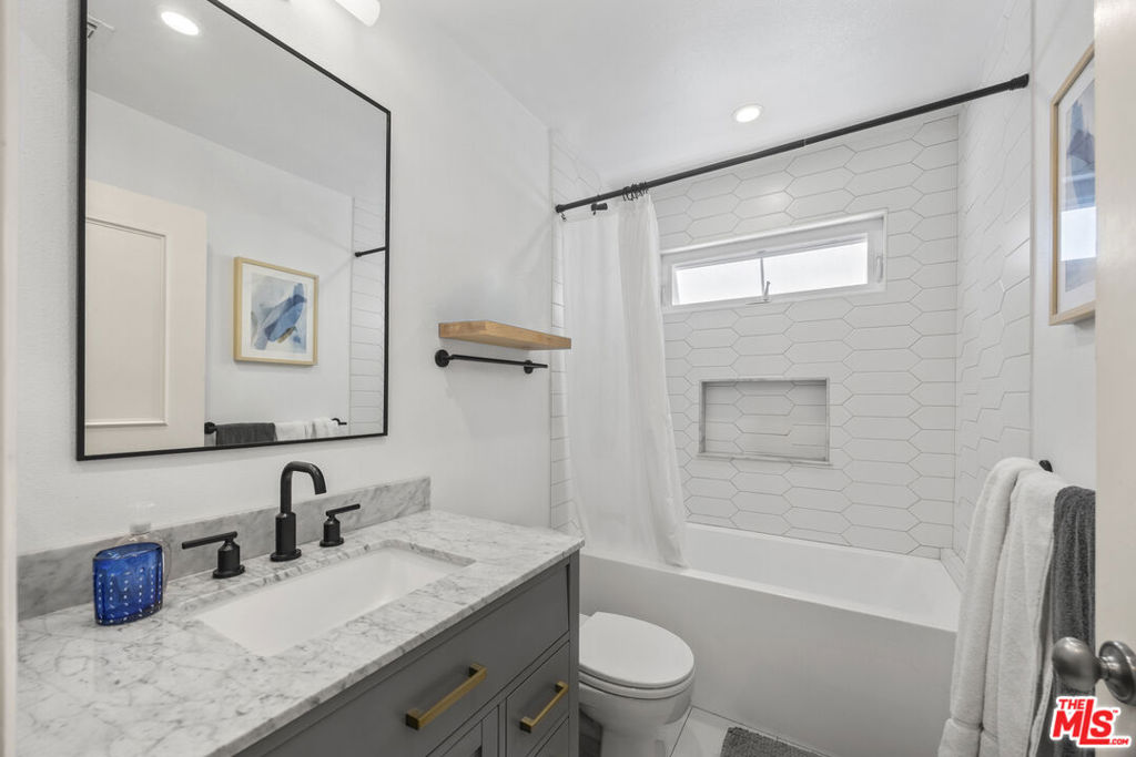1431 Camden Avenue 303 Property Photo 6