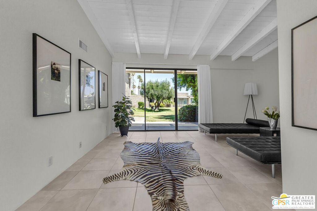 858 N Calle De Mimosas Property Photo 3