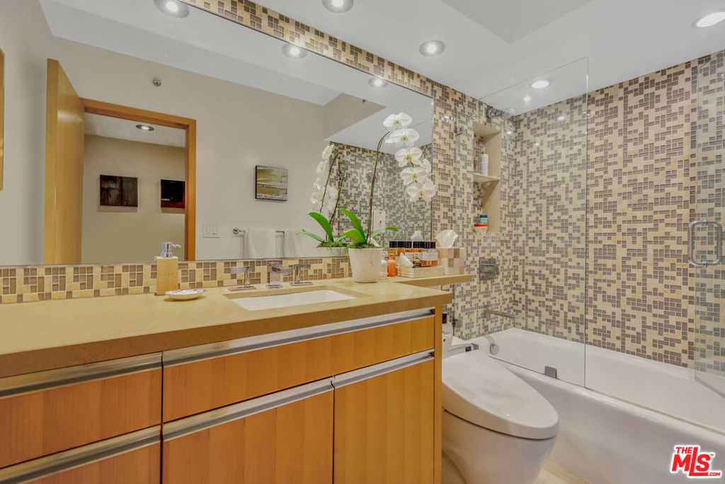 201 Ocean Avenue 1505b Property Photo 23