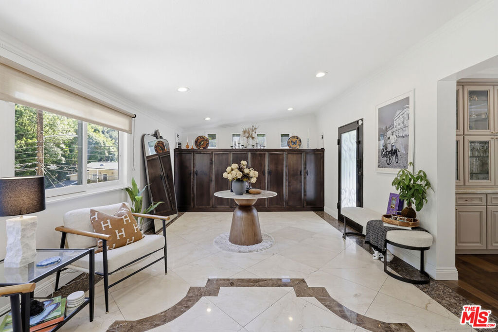 2300 Benedict Canyon Drive Property Photo 3
