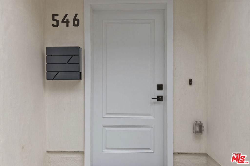 546 N Genesee Avenue Property Photo 2