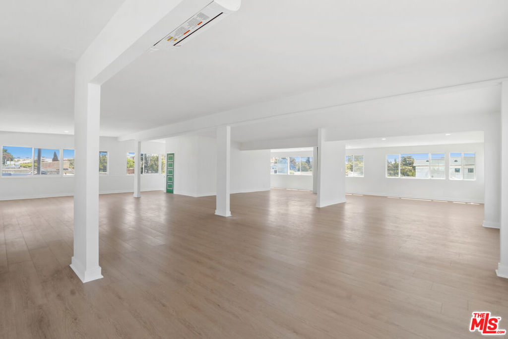 12926 Venice Boulevard Property Photo 4