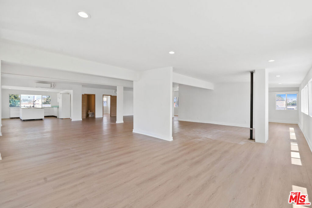 12926 Venice Boulevard Property Photo 5