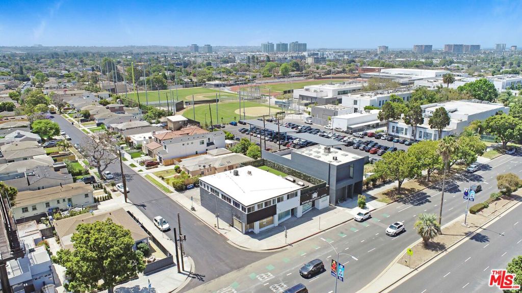12926 Venice Boulevard Property Photo 14