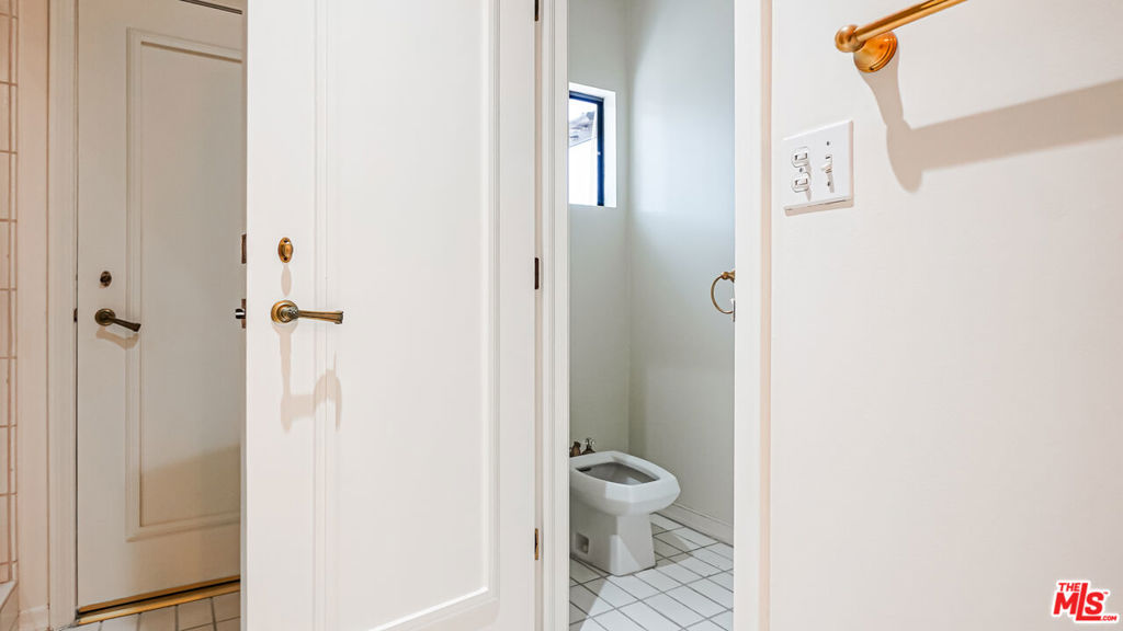 1220 Roxbury Drive 302 Property Photo 36