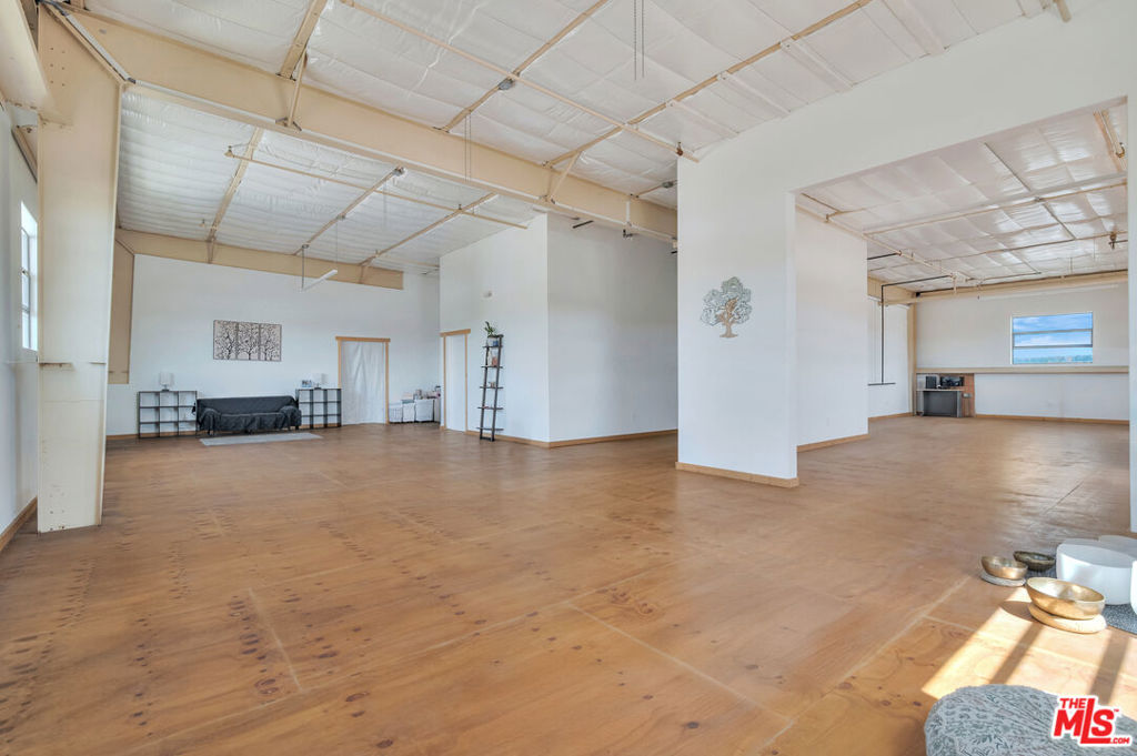 203 W Central Avenue Property Photo 14