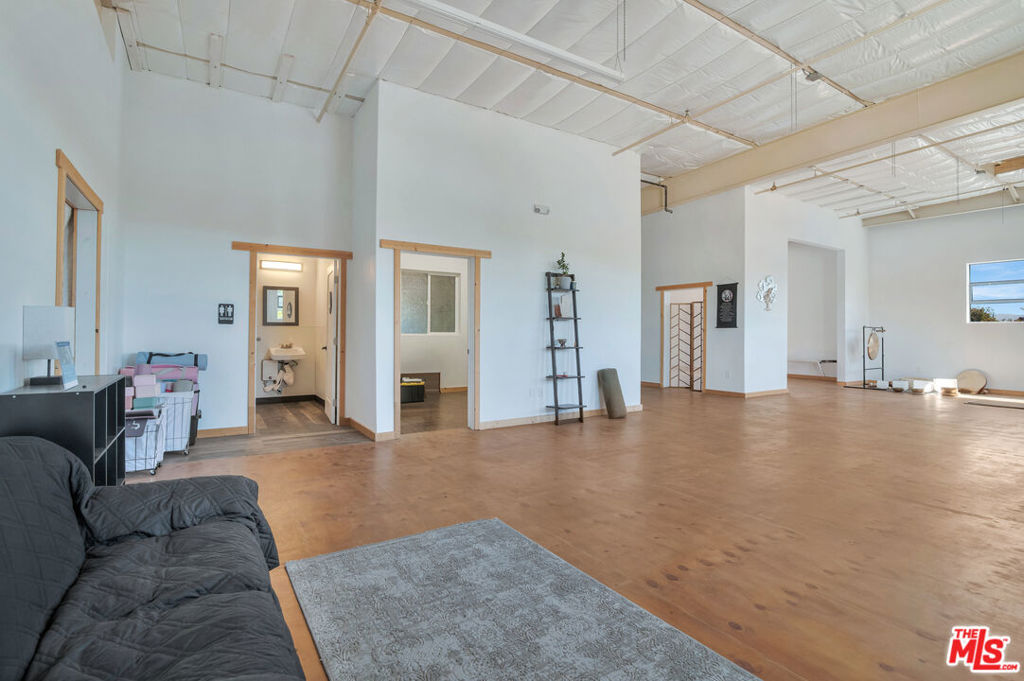 203 W Central Avenue Property Photo 16