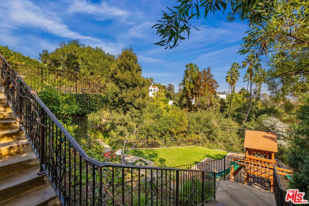 4778 Bonvue Avenue Property Photo 29
