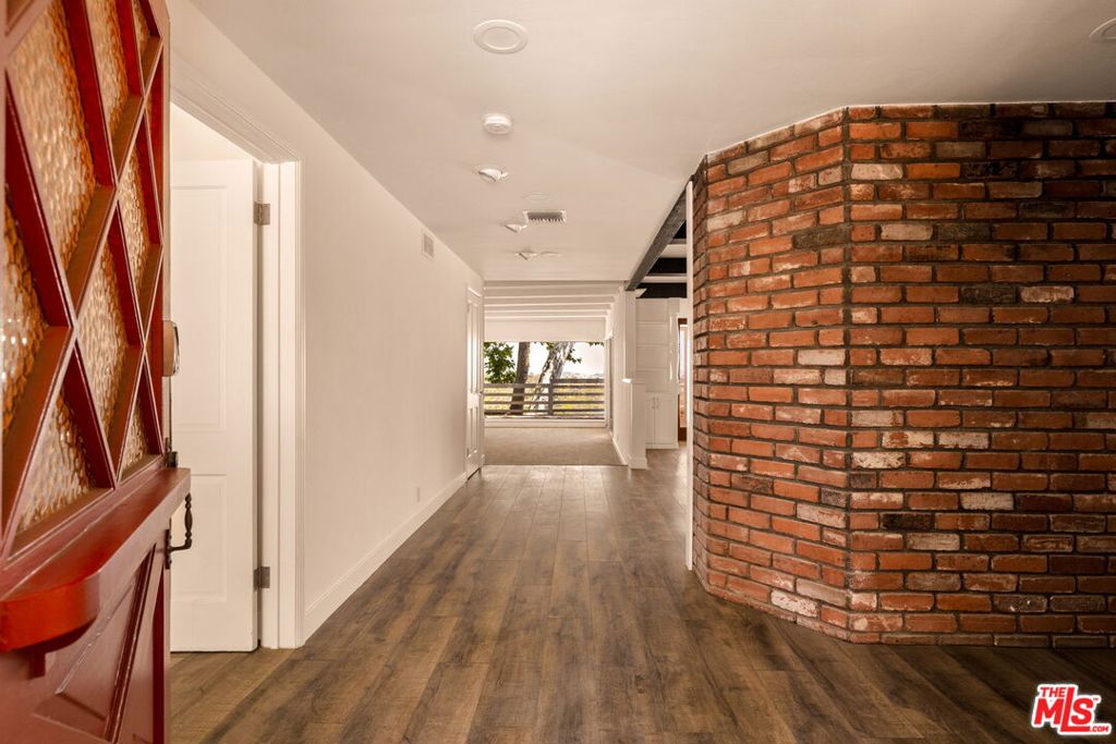 2158 Stradella Road Property Photo 4